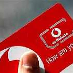 Vodafone top brass meets Pranab