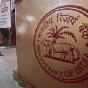 RBI rejected advice of external experts on rate cut