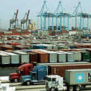 Exports fall for fourth month in a row