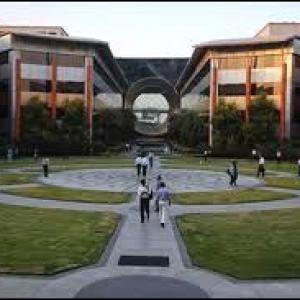 Infosys scouting for big acquisitions