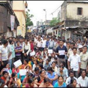 Bengal SINGES as chit fund COLLAPSES
