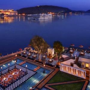 Top 6 ultra LUXURIOUS hotel SUITES in India