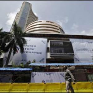 Sensex jumps 227 points as rate-cut hopes aid