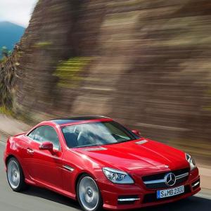 Mercedes launches SLK 55 AMG priced at Rs 1.26 crore