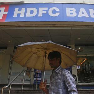 FIPB clears HDFC Bank's proposal to hike foreign holding