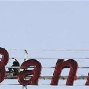 Despite concerns, India to let corporates into banking