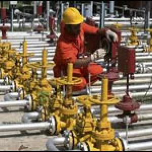 ONGC pips RIL to become MOST VALUED company