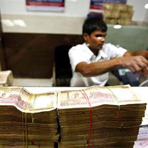 Rupee rebounds to 60.19 on lower current account gap