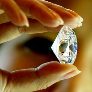 World's largest flawless diamond up for auction