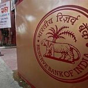 Pressure mounts on RBI to cut rate to boost growth