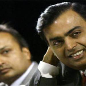 Ambani brothers to extend corporate kinship in telecom
