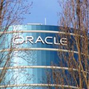 Oracle to sell 5.3% stake in financial arm