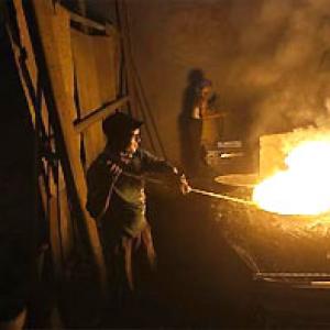 Sep factory output grew at best pace since March: Poll