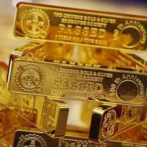 Gold pours into China to meet record demand