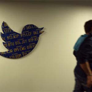 Twitter picks NYSE for IPO even as losses widen