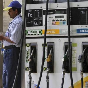No plan of 12-hour curfew on sale of petrol: Moily