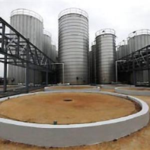 India to build first strategic oil storage by Jan 2014