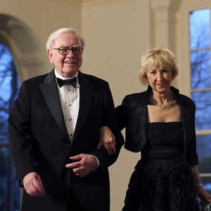 At $2.1 billion, Buffett is year's biggest philanthropist