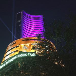 Nifty ends below 7,750 amid volatility; Lupin falls 12% in 2 sessions