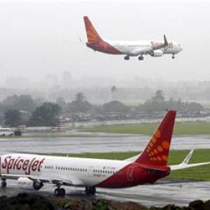 To save on wage bill, SpiceJet asks about 60 pilots to leave