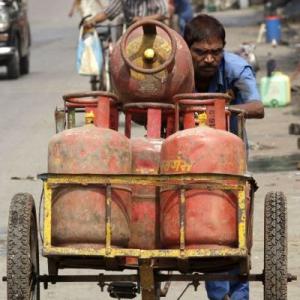 Govt must consider these factors while capping LPG subsidy