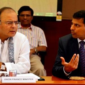 Jaitley disapproves personal attack on Rajan, Congress seeks apology
