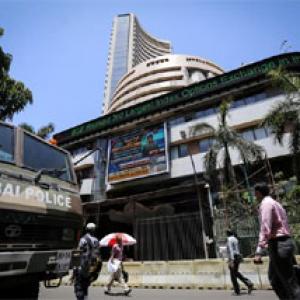 Sensex ends below 27,400; ITC, metals drag