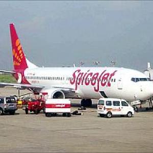 Loss-making SpiceJet rushes to govt for a lifeline