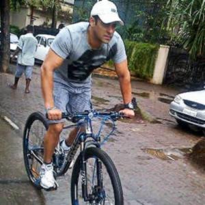 Why Salman Khan, John Abraham are crazy about Giant bicycle