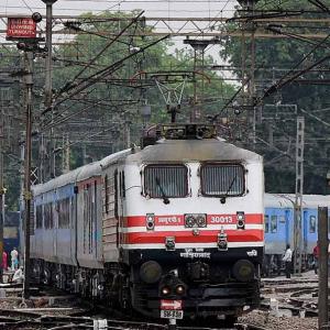India's fastest train covers Delhi-Agra in 90 mins!