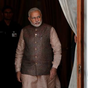 'US must signal readiness to do business with Modi'