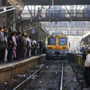 BJP, Sena MPs demand roll back in Mumbai suburban rail fare