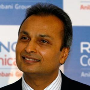 RCom to sell tower, optic fibre business to PE firms