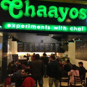 2 IITians quit plush jobs to open 'Chaayos'