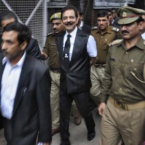 Supreme Court gives Sahara last chance to raise funds
