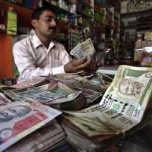 Rupee gains most in two weeks on strong fund flows