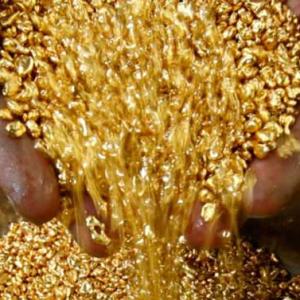 Gold, silver prices fall amid low demand