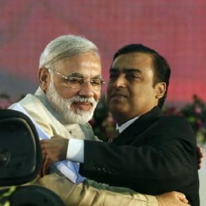 Reliance uses social media to refute Kejriwal's allegations