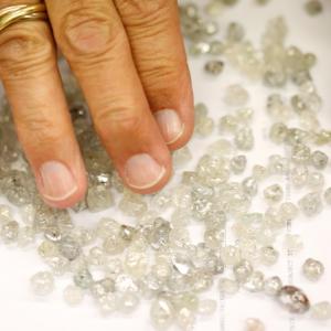 India shines in De Beers' supplier selection again