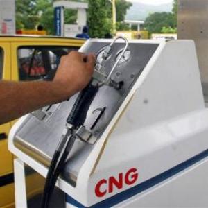 Govt notifies 33% gas price hike; CNG price rises sharply