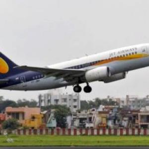 Jet Airways swings to quarterly profit on one-off gain