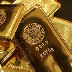 Gold, silver weaken on sluggish demand, global cues