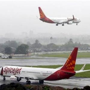 40 pilots quit SpiceJet; auditors doubt airline's viability