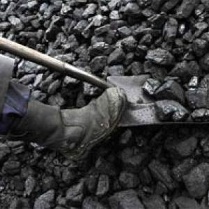 Legal fight steps up against Adani's coal mine in Australia