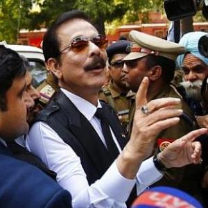 I-T seizes over Rs 135 cr cash, jewellery from Sahara group