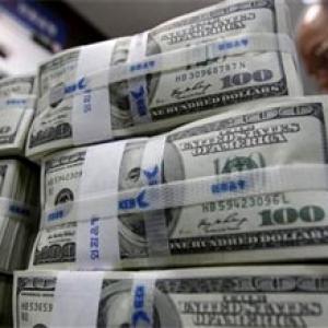 Rupee recovers 8 paise against dollar on RBI intervention
