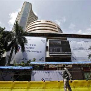 Markets trading weak; Infosys, Wipro top losers