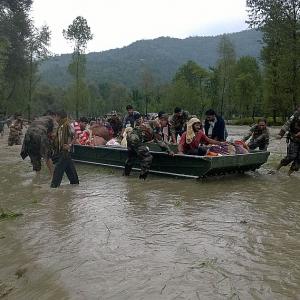 Kashmir floods: The army gains where media fails