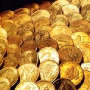 Gold surges by Rs 240 on firming global trends