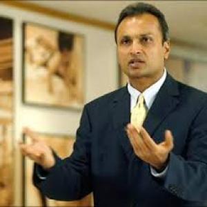 Anil Ambani gives up LPG subsidy, urges 1 lakh workers to follow